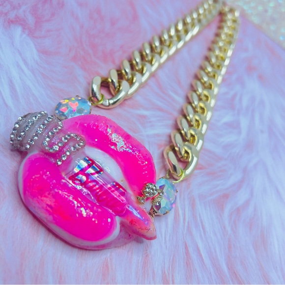 Barbie Necklace - Picture 6 of 7